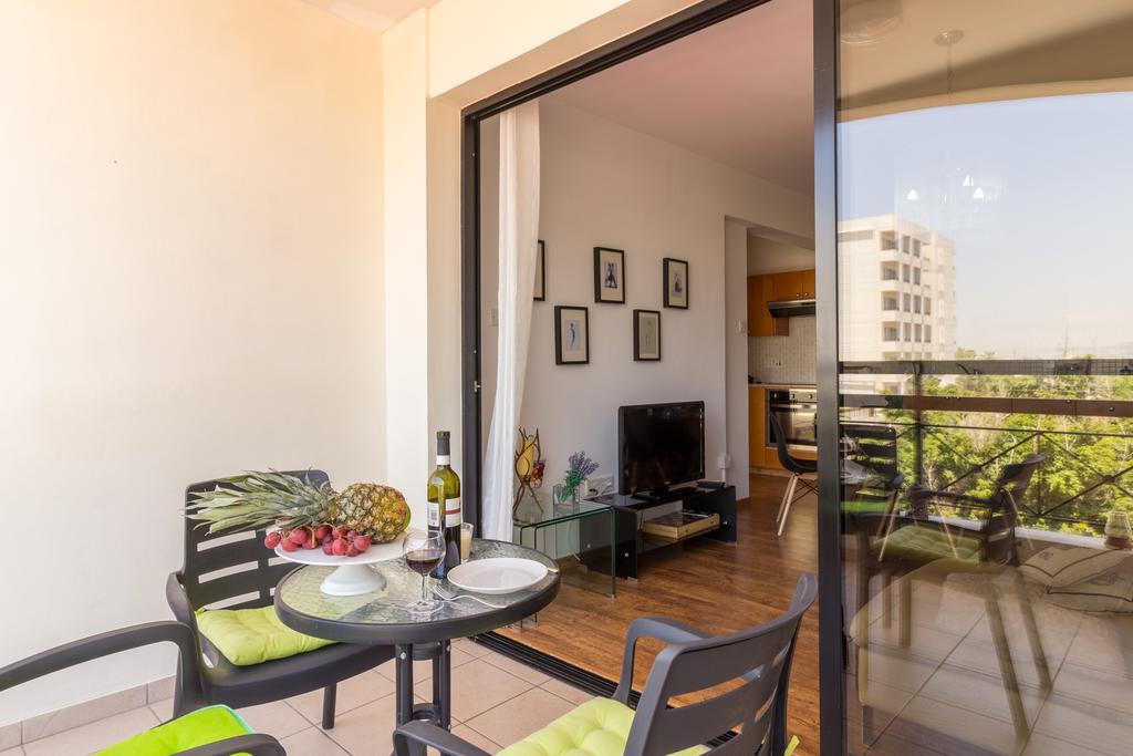 Mama Seaside Apartment Larnaca Luaran gambar
