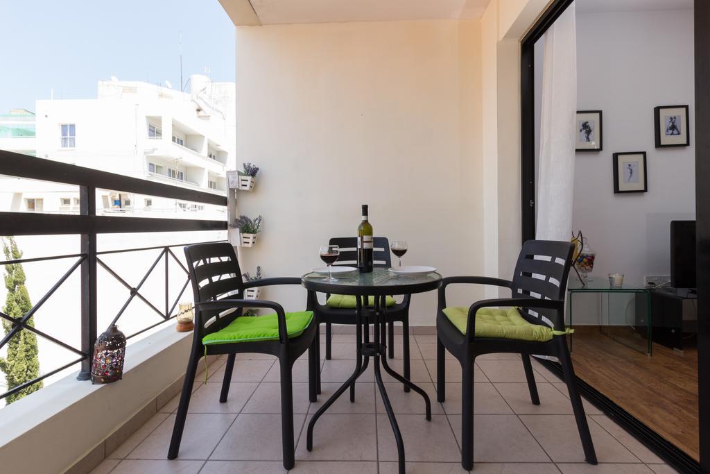 Mama Seaside Apartment Larnaca Luaran gambar