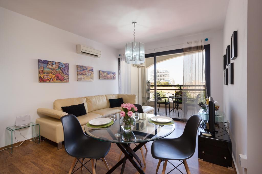 Mama Seaside Apartment Larnaca Luaran gambar